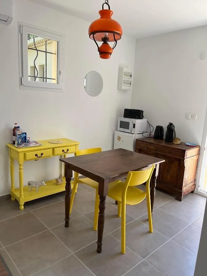 Ferienhaus Gites Violettes Et Amandier Violès